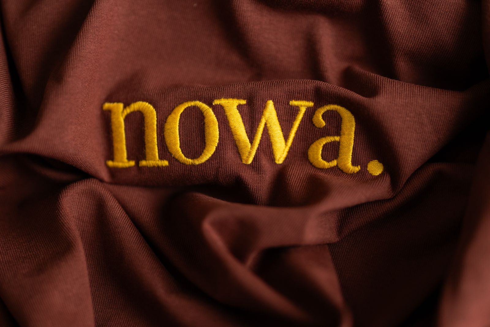 Staten T-Shirt - Marroon / Yellow