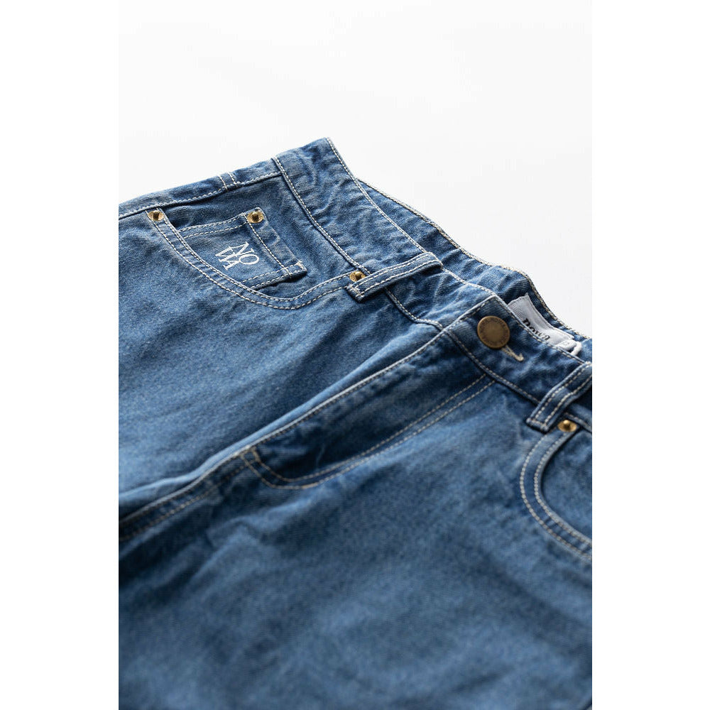 1991 Mid Rise Straight Leg Jeans in Mid Blue